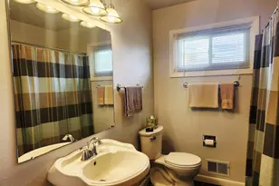 386 18th St, Fond du Lac, WI 54935 - Photo 9