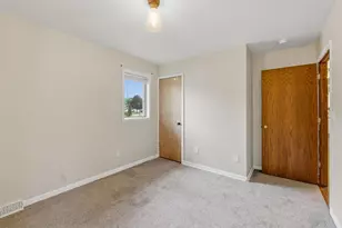 1115 Sawtell Ct, Oshkosh, WI 54902 - Photo 11