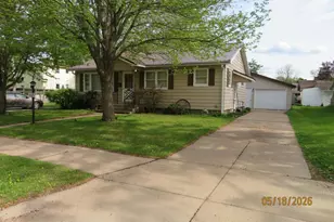 312 W 3rd St, Shawano, WI 54166 - Photo 1