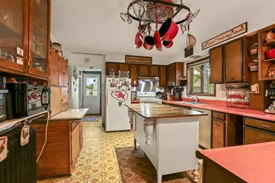37 N 6th Street, Hilbert, WI 54129 - Photo 9