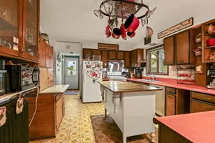 37 N 6th St, Hilbert, WI 54129 - Photo 9