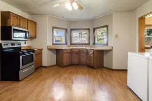 210 S Oak St, Crivitz, WI 54114 - Photo 5