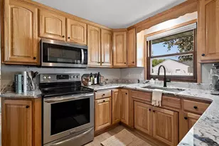 910 Park St, Wrightstown, WI 54180 - Photo 13