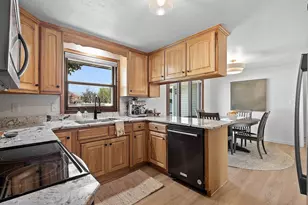 910 Park St, Wrightstown, WI 54180 - Photo 11