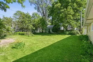 1124 Wisconsin Ct, Appleton, WI 54911 - Photo 11
