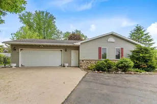 2220 W 20th Ave, Oshkosh, WI 54904 - Photo 1