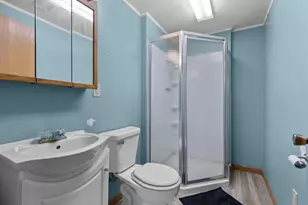 2220 W 20th Ave, Oshkosh, WI 54904 - Photo 35