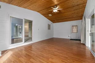 2220 W 20th Ave, Oshkosh, WI 54904 - Photo 7