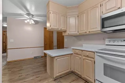 2220 W 20th Avenue, Oshkosh, WI 54904 - Photo 27
