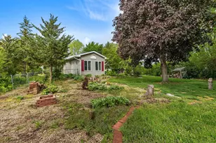 2220 W 20th Ave, Oshkosh, WI 54904 - Photo 13