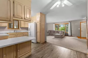 2220 W 20th Ave, Oshkosh, WI 54904 - Photo 5