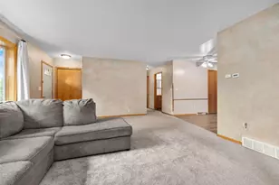 2220 W 20th Ave, Oshkosh, WI 54904 - Photo 21