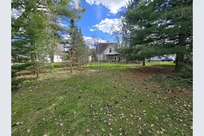 211 E Center Street, Shawano, WI 54166 - Photo 5
