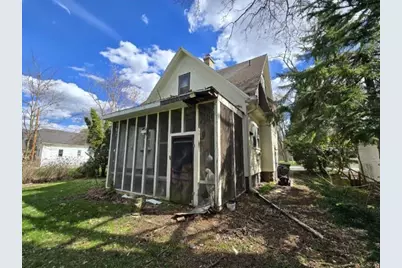 211 E Center Street, Shawano, WI 54166 - Photo 3