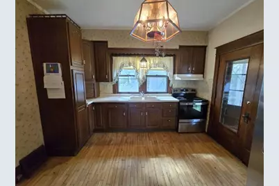 211 E Center Street, Shawano, WI 54166 - Photo 9