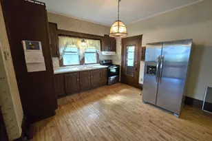 211 E Center St, Shawano, WI 54166 - Photo 7