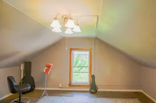 712 W 9th Ave, Oshkosh, WI 54902 - Photo 11