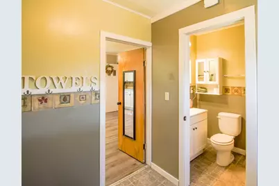 712 W 9th Avenue, Oshkosh, WI 54902 - Photo 9