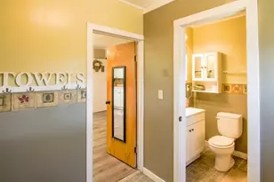 712 W 9th Ave, Oshkosh, WI 54902 - Photo 9