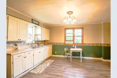 712 W 9th Avenue, Oshkosh, WI 54902 - Photo 5
