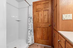 2951 Vercauteren Dr, Green Bay, WI 54313 - Photo 37