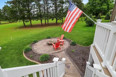 529 Golf Side Court, Hortonville, WI 54944 - Photo 7