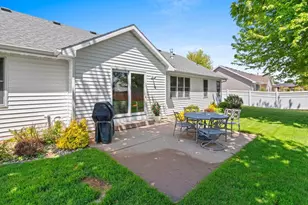 1326 Winter Wheat Dr, Neenah, WI 54956 - Photo 37