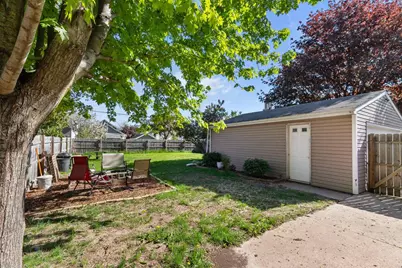 242 W 14th Avenue, Oshkosh, WI 54902 - Photo 43