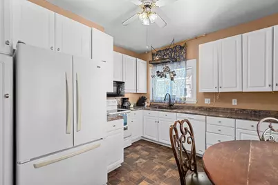 242 W 14th Avenue, Oshkosh, WI 54902 - Photo 7