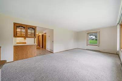 324 S Parkway Drive, Brillion, WI 54110 - Photo 3