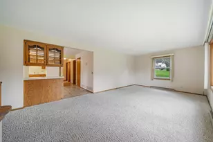 324 S Parkway Dr, Brillion, WI 54110 - Photo 3