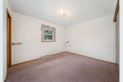 324 S Parkway Drive, Brillion, WI 54110 - Photo 11