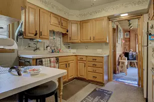 1738 N Erb St, Appleton, WI 54911 - Photo 9