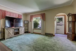 1738 N Erb St, Appleton, WI 54911 - Photo 7