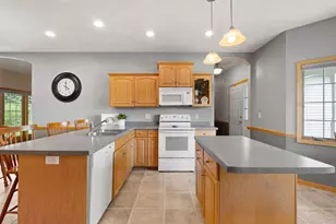 3700 S Hampton Ct, Appleton, WI 54915 - Photo 7