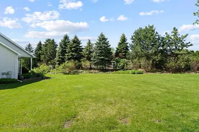 3700 S Hampton Court, Appleton, WI 54915 - Photo 5