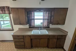 736 W 8th Ave, Oshkosh, WI 54902 - Photo 15