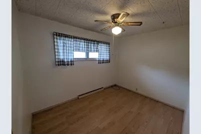 736 W 8th Avenue, Oshkosh, WI 54902 - Photo 9