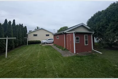 736 W 8th Avenue, Oshkosh, WI 54902 - Photo 3