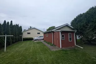 736 W 8th Ave, Oshkosh, WI 54902 - Photo 3
