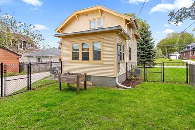 1311 Manila Street, Manitowoc, WI 54220 - Photo 11