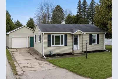 1705 30th Avenue, Menominee, MI 49858 - Photo 1