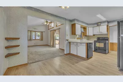 695 Bruce Street, Fond du Lac, WI 54935 - Photo 7