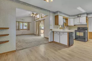 695 Bruce St, Fond du Lac, WI 54935 - Photo 7
