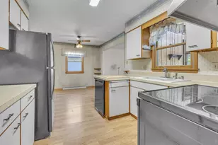 695 Bruce St, Fond du Lac, WI 54935 - Photo 9