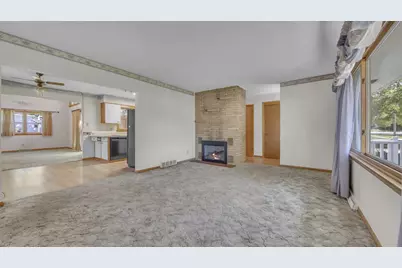 695 Bruce Street, Fond du Lac, WI 54935 - Photo 5