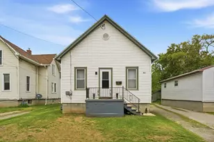 638 Bay Shore Dr, Oshkosh, WI 54901 - Photo 1