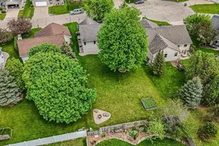 2521 Bishops Ln, Neenah, WI 54956 - Photo 29