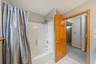 2521 Bishops Ln, Neenah, WI 54956 - Photo 23