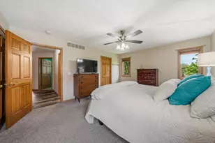 2521 Bishops Ln, Neenah, WI 54956 - Photo 13